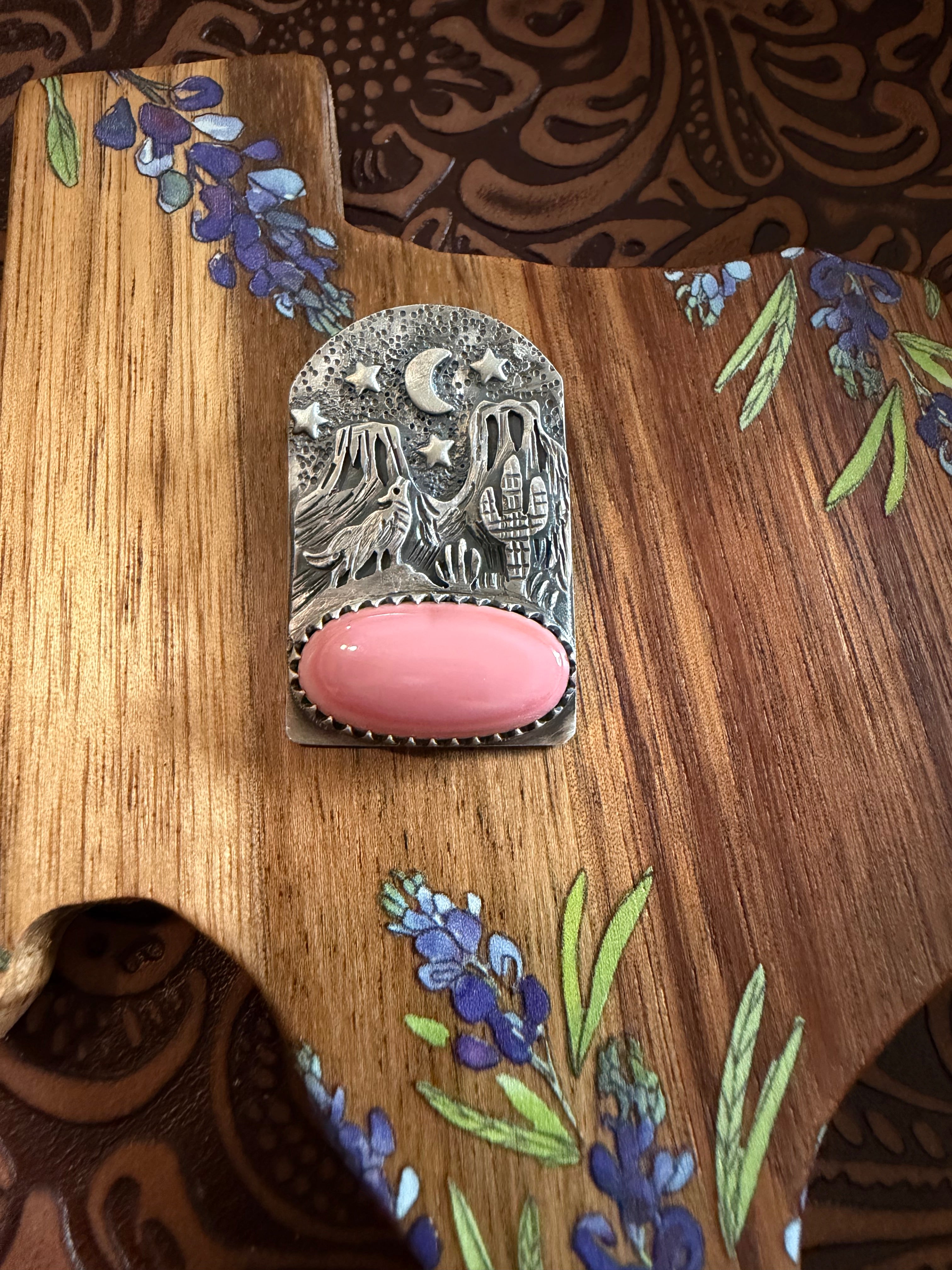 Desert Scene Pink Conch Pendant