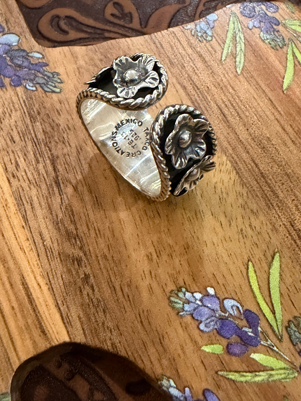 Taxco Flower Band ring