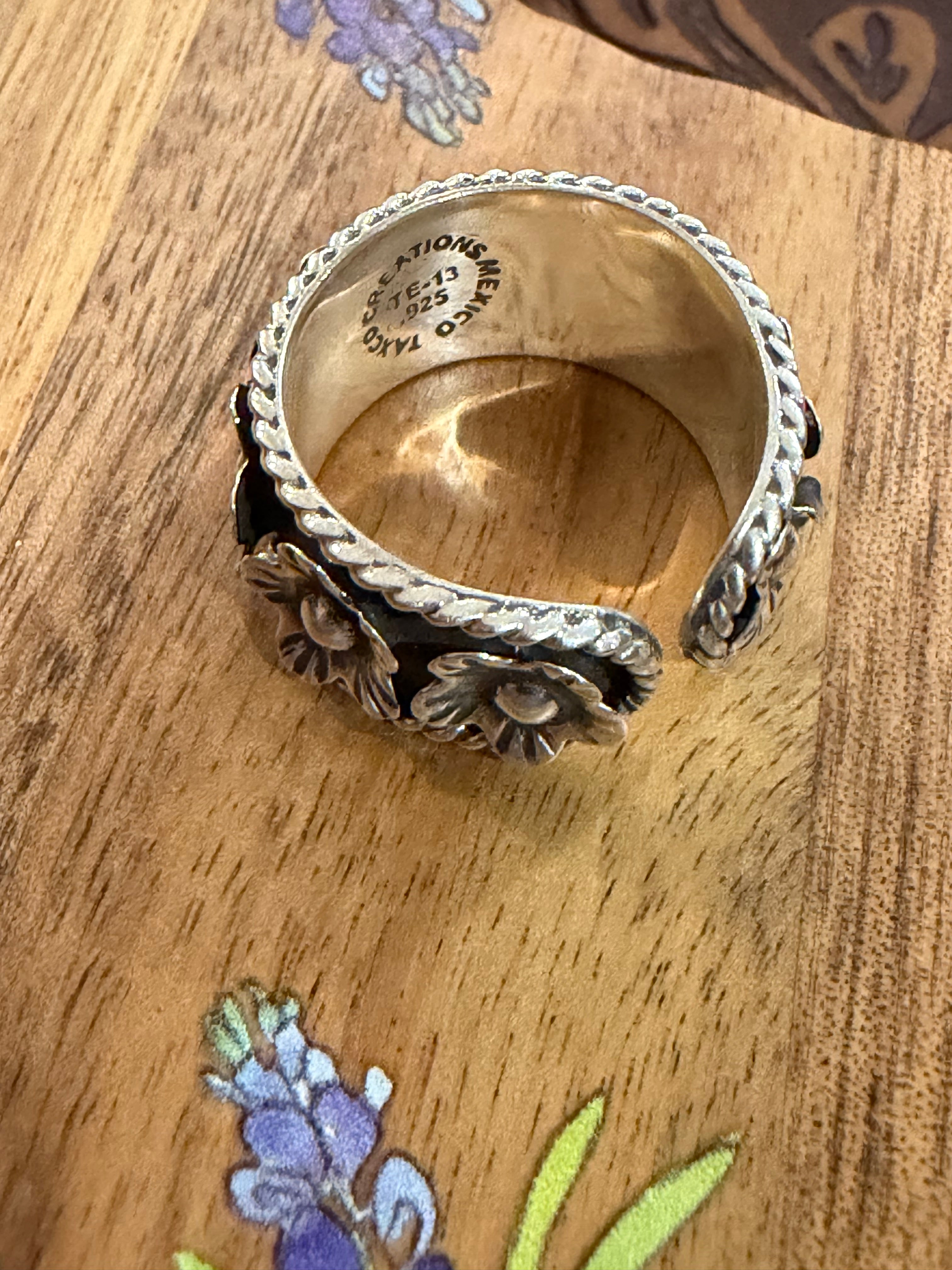 Taxco Flower Band ring