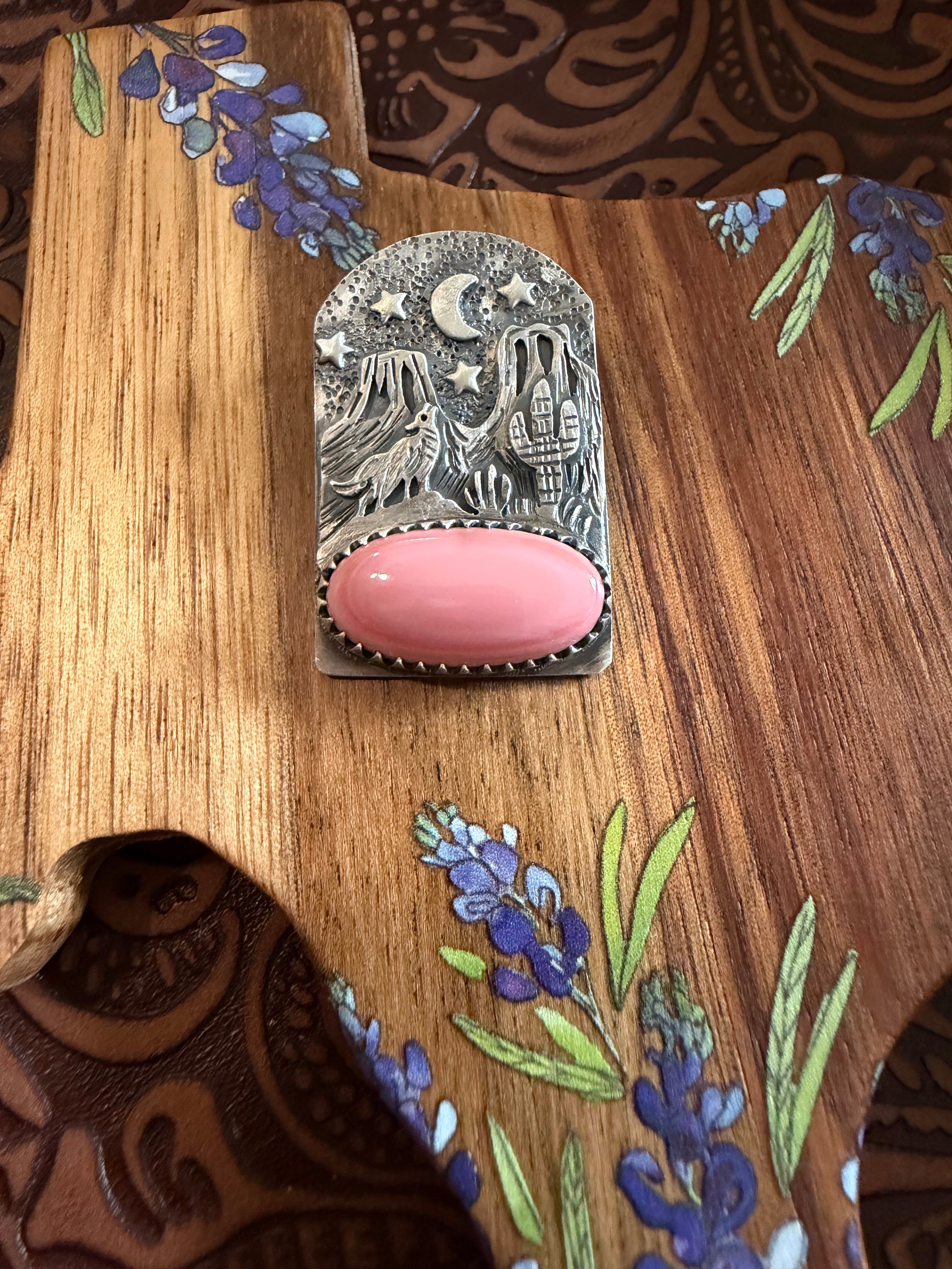 Desert Scene Pink Conch Pendant